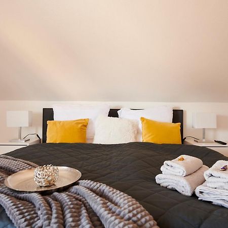 Apartamento Grosszuegig & Stilvoll Parkplatz ,Ruhige Lage, 5 Personen, Langzeit Paderborn Exterior foto